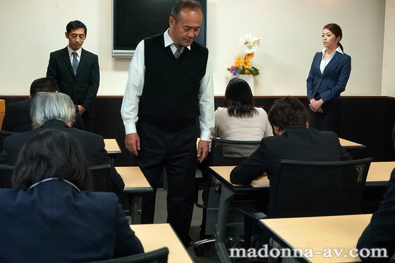 密着セックス ～研修旅行先で深まる、上司との不貞関係～ 北条麻妃北条麻妃