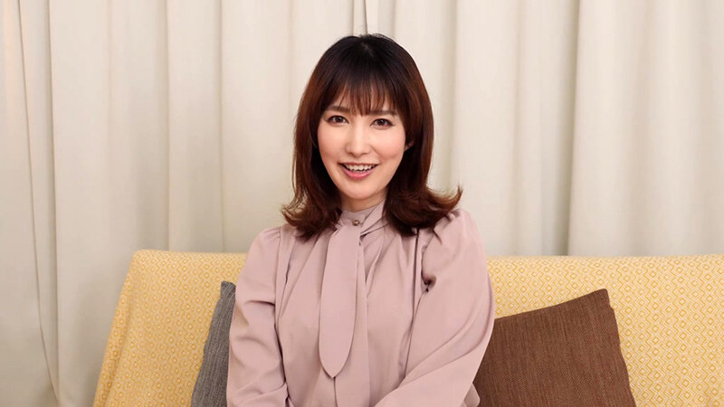 【4K】初体験は人妻と… 最高に羨ましい筆下ろし 徳永しおり徳永しおり