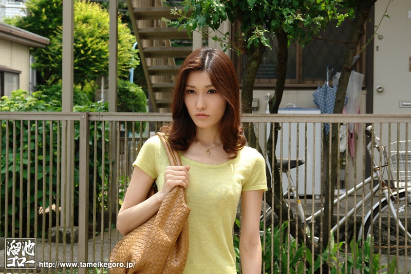 鍵を落とす人妻 朝霧メイサ朝霧メイサ