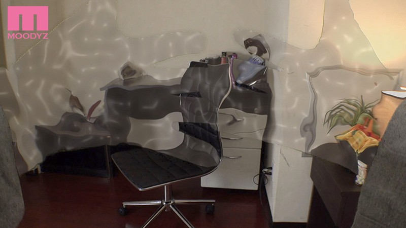 透明人間になって妻の不倫現場に潜入し至近距離で鬱勃起した僕。 篠田ゆう篠田ゆう