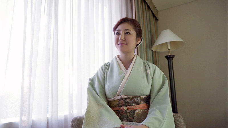 人妻の花びらめくり 初音みのり初音みのり