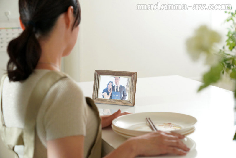 想い溢れる母の日―。最愛の人と、‘禁断’の中出し接吻性交。 安野由美安野由美