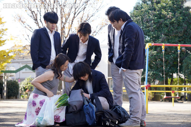 アイツの母ちゃんムカツクからさぁ、今日から毎日中出ししまくってメチャクチャに輪●してやろうぜ（笑）。 安野由美安野由美