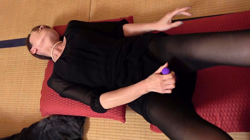 未亡人 喪服の下から滲み出る性欲3五十嵐千恵・岡田真弓