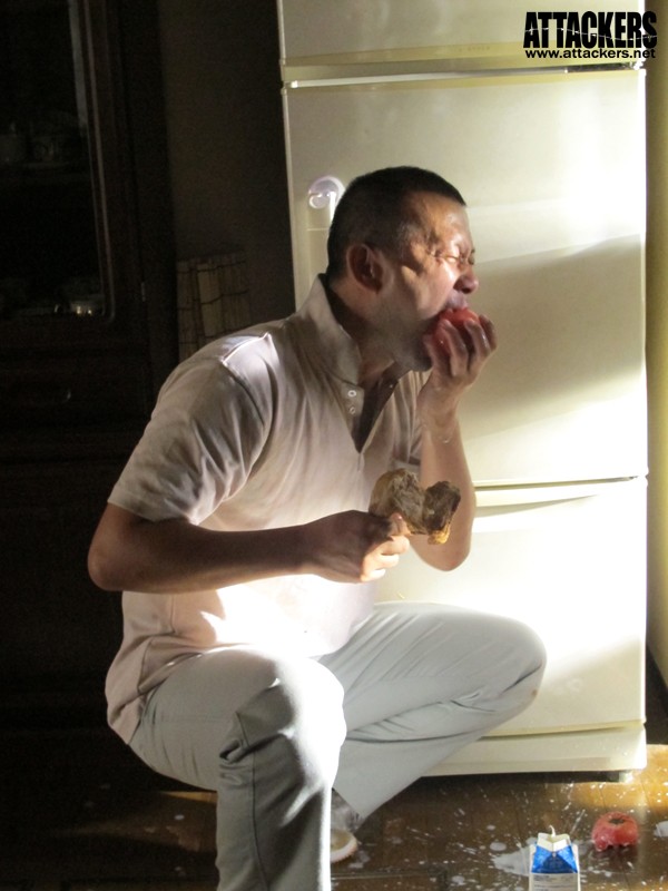 侵入者 芦名ユリア芦名ユリア