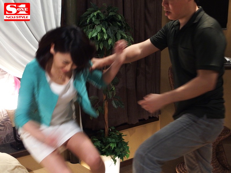 夫の目の前で犯●れた若妻 秋山祥子秋山祥子