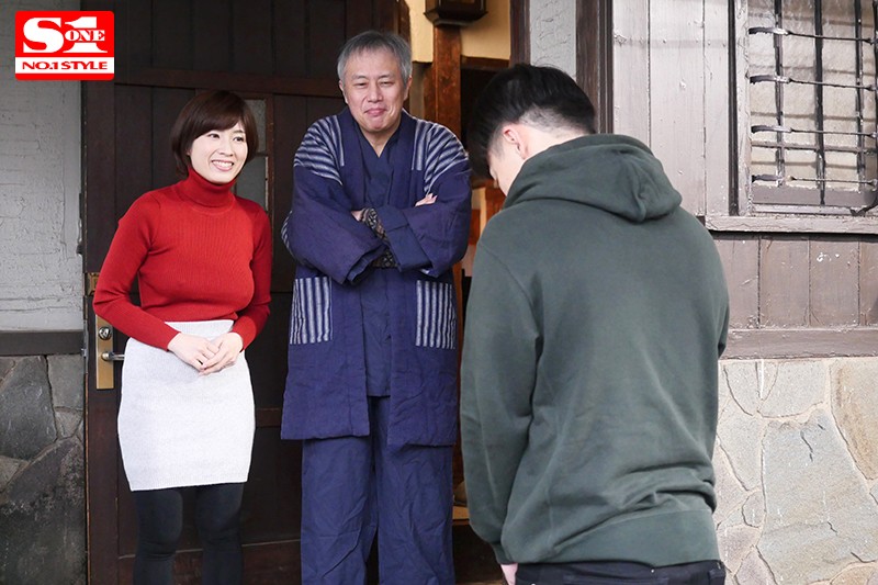 あの夏から5ヵ月経っても…ど田舎の冬はやっぱりヤルことがなくて 隣の巨乳奥さんの誘惑に乗っかりじっとり交尾三昧で毎日暖め合う。 奥田咲奥田咲