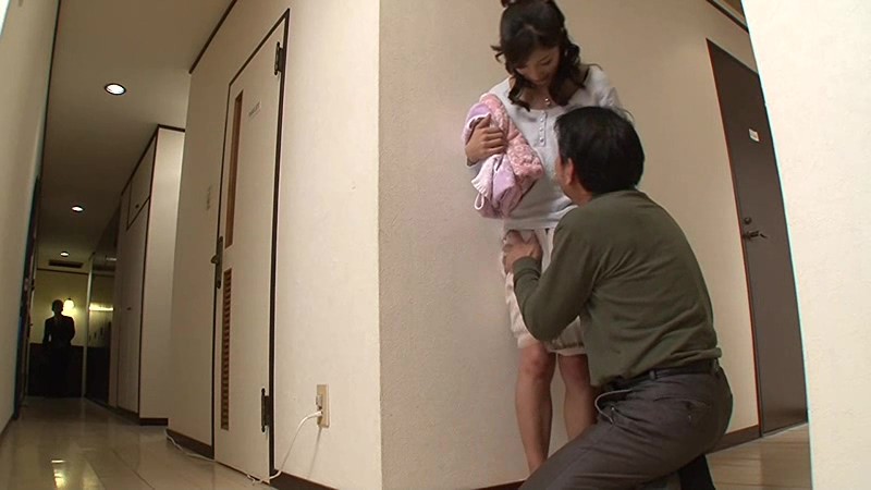 定年退職してヒマになったドスケベ義父の嫁いぢり 愛加あみ愛加あみ