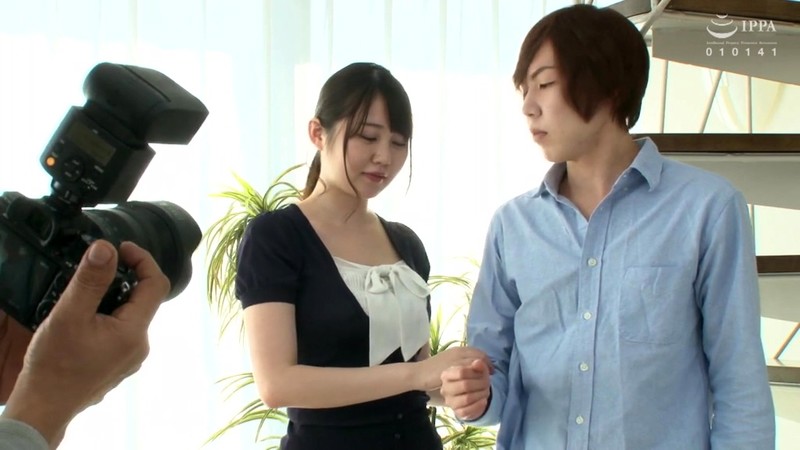 結婚記念日…写真家の義父に脱がされヌードモデルになった妻 結々萌奈実結々萌奈実