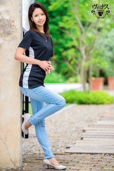 本物素人妻AV Debut！！甘く見ていた結婚生活…愛する夫とのすれ違いが妻を初不貞に走らせる【北欧系クォーター元モデル京都妻】決意の絶頂3本番 小川華蓮小川華蓮