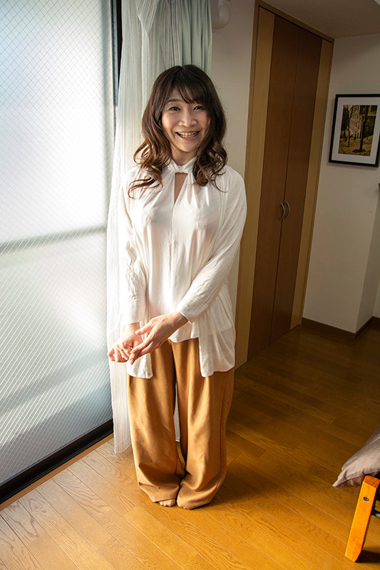 一般主婦vsプロ男優 ～ムラムラ奥さんとギンギンチ○ポ～！ VOL.9