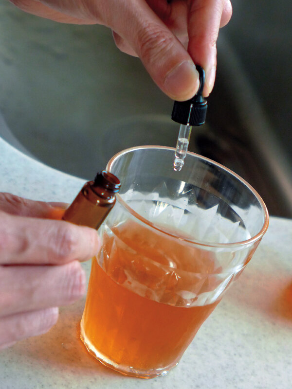 爆乳義姉に毎日ちょっとずつ媚薬を投入してみたら日に日にムラムラ性欲増大よだれダラダラでイキ顔晒すまで激しくハメ倒した 九井スナオ九井スナオ