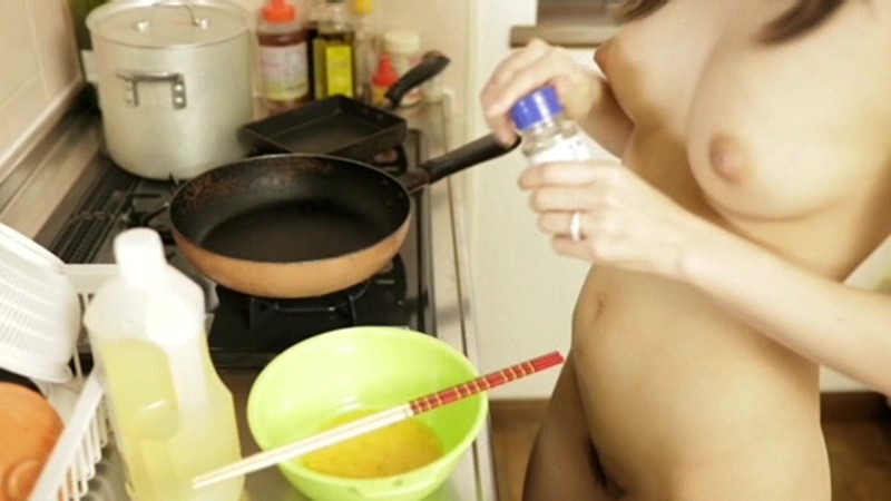 全裸主婦の日常 専業主婦の日常は家事の合間に男をつまみぐいすること 堀内秋美堀内秋美