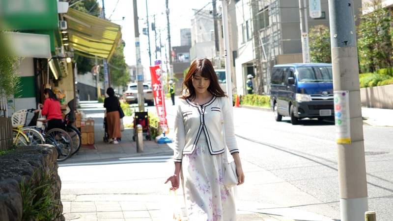 買い物帰りの奥さんにチ○コを与えたらバカイキする淫乱人妻だった松ゆきの・藤井林檎・森沢かな（飯岡かなこ）