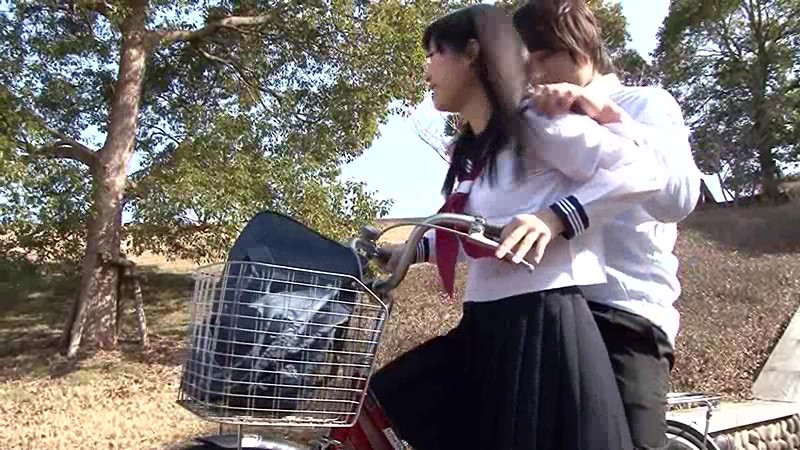 禁断の寝取りサイクリング 親友の彼女を2人乗りで意識しちゃって自転車SEX桂木麻耶・里深沙奈・春山めい