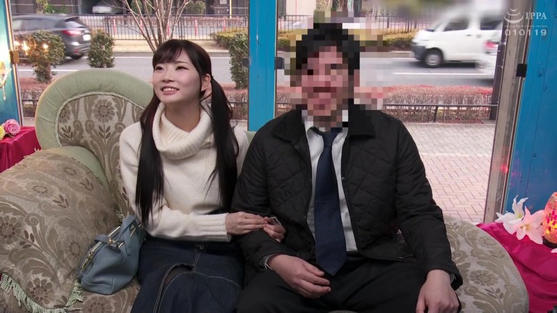 マジックミラー号旬菜リア充カップルナンパ！イケメンセクシー男優に囲まれ秒で彼氏を裏切る素人彼女イキったデカチン舐めまくり騎乗位グラインドまくりエモSEX＆おねだりアクメ顔射