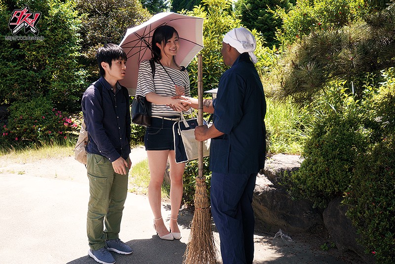 温泉旅行黒人NTR 風呂場で見せられた黒いペットボトル編 熊宮由乃熊宮由乃