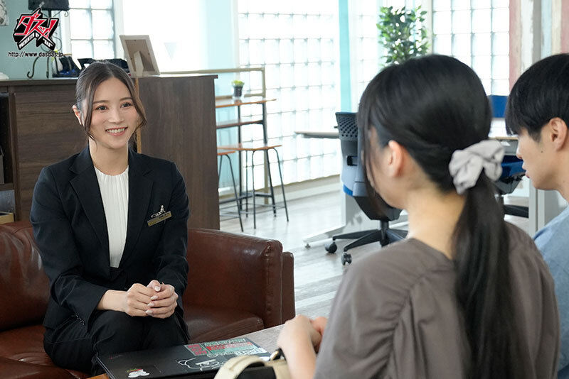 【人生で最も特別な日ーそれは結婚式─】新婦の目を盗んで、何度も何度も繰り返す生ハメ強●ズコバコSEX！唾液を絡ませて腰を振りまくる変態ウエディングプランナー 白峰ミウ白峰ミウ