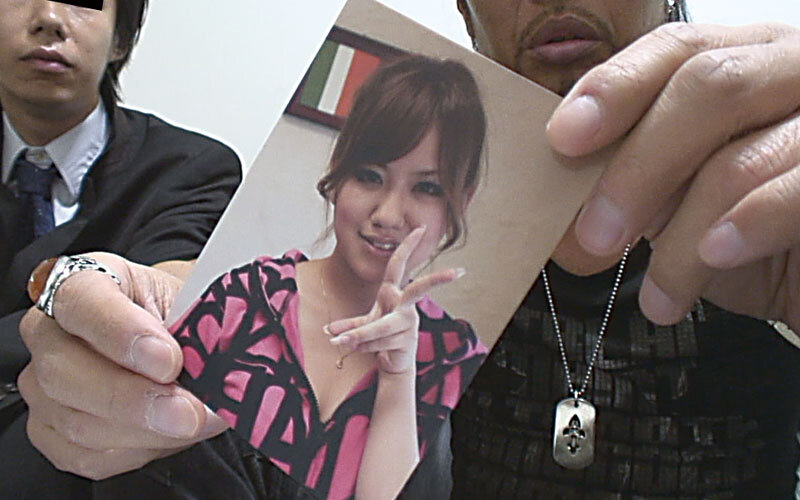 素人ドッキリ企画 見知らぬ男性にナンパ即口説かれるハプニング！旦那はモニター越しに監視、若妻が寝取られ浮気SEX4時間