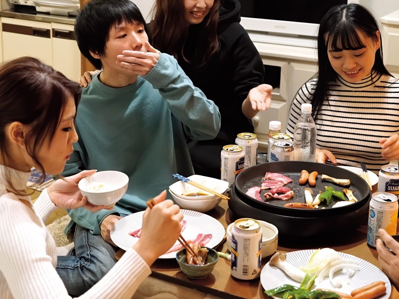 彼女が3日間家族旅行で家を空けるというので、彼女の友達と3日間ハメまくった記録（仮）七海ひな（七瀬ひな）・花音うらら