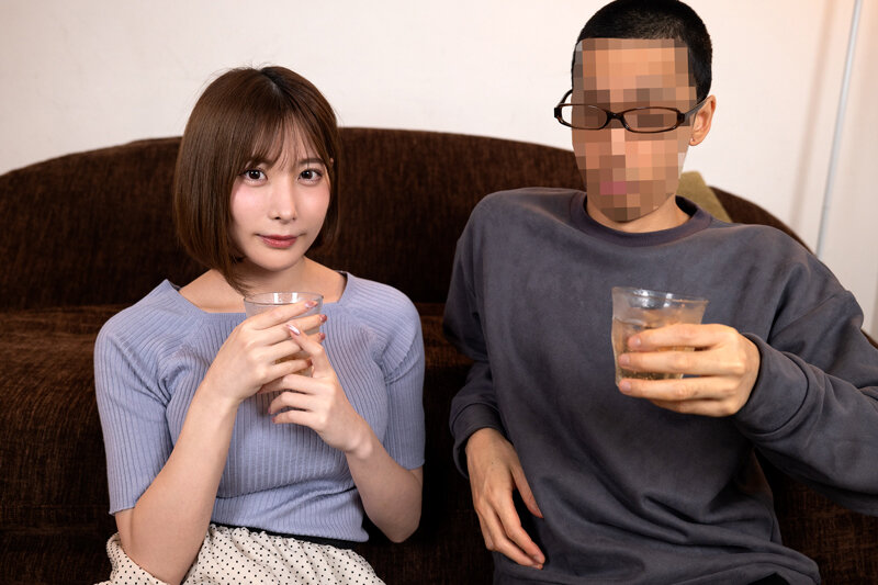 【VR】宅飲み後、巨乳同級生に夜●い生挿入したらまさかの相性抜群！？寝てる彼氏を横目に息を潜めてハメまくったボク達 百瀬りこ百瀬りこ