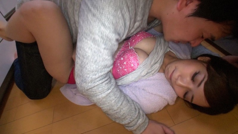 力でねじ伏せ寝バック！生チンにイカされ中出しされる若妻 藤川れいな藤川れいな