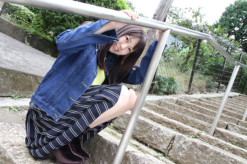 彼氏にナイショで援交するドスケベ美少女/おじさんチンポに寝取られた素人娘のハメ撮りビデオ