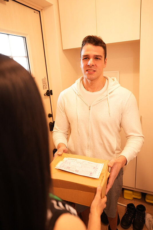 人並外れた外国人のデカチン！規格外のサイズを見せつけると雌堕ちする熟女たちの物語 林愛華林愛華