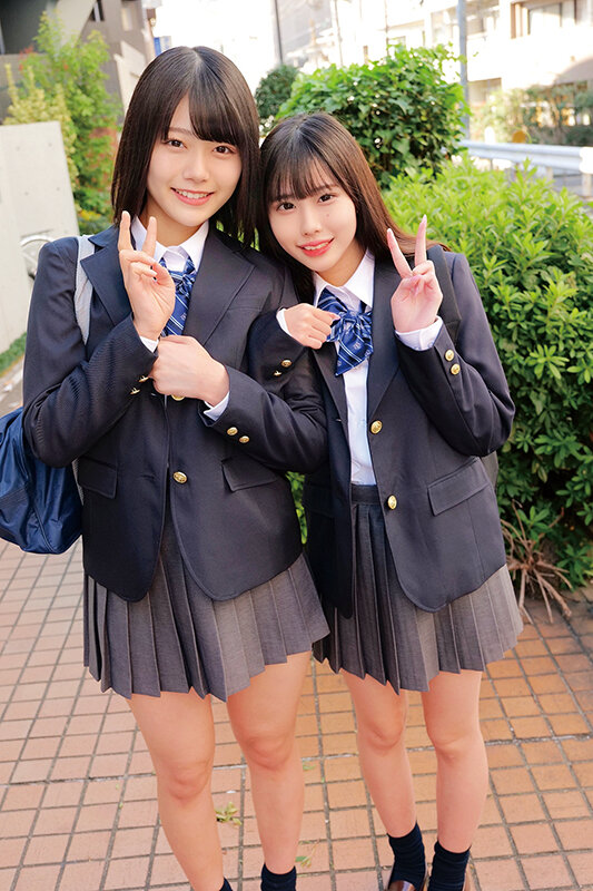 友達同士のカワイイ女子○生がM男くんをすんごい乳首責め！？ゆの＆ひなたラブラブカップル同士が互いのパートナーを交換するスワッピングゲームに挑戦！！りこ＆まゆ