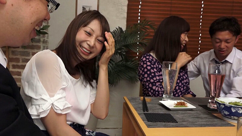 女子会中の熟女を持ち帰って中出しをキメる！