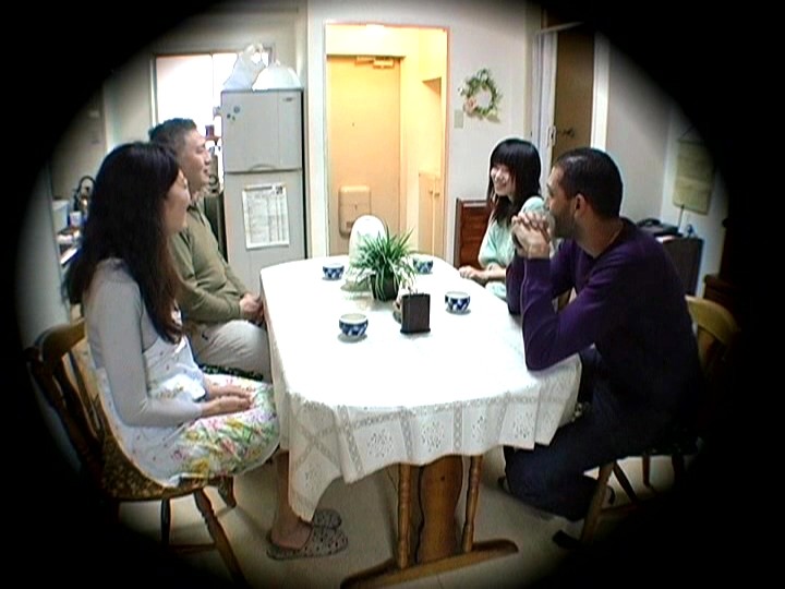 【私の勤務中に妻が巨チン外国人に寝取られた！！】