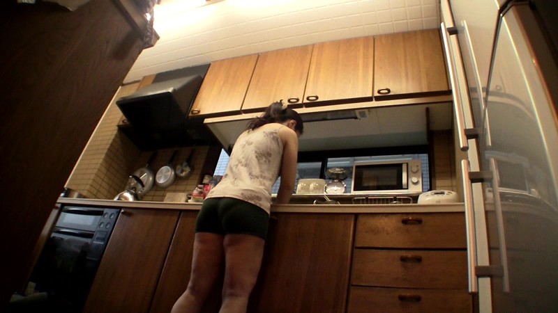 実録 セックスレスな妻を騙して部下の勃起した肉棒を…