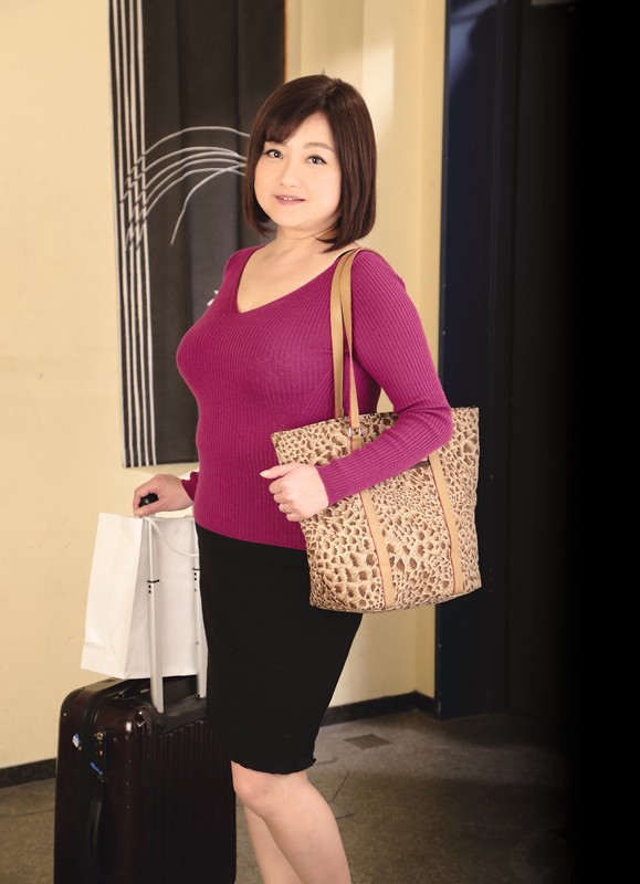 大阪から上京した嫁の母が…爆乳義母 上総真知子43歳上総真知子