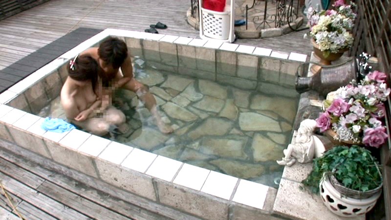 只今、貴方の奥様が浮気中！イケメン寝取り隊の即ハメ術