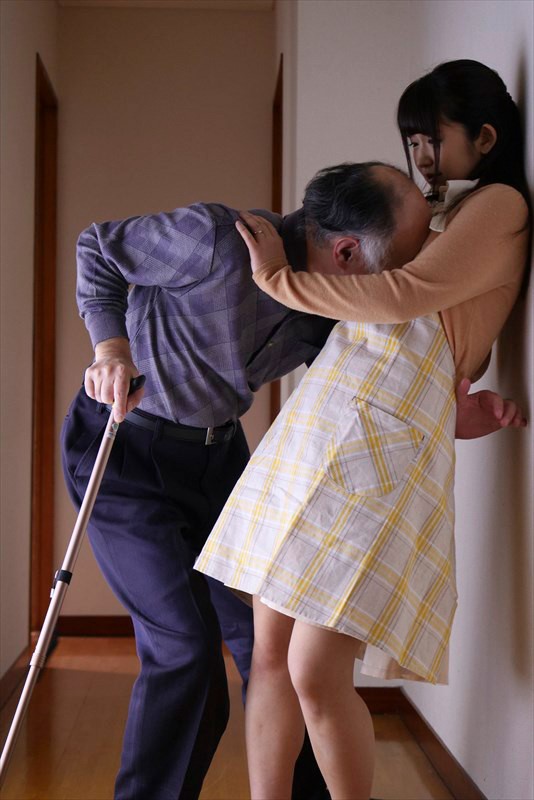 献身…義父への肉体介護 汚される幼な妻 浅田結梨浅田結梨