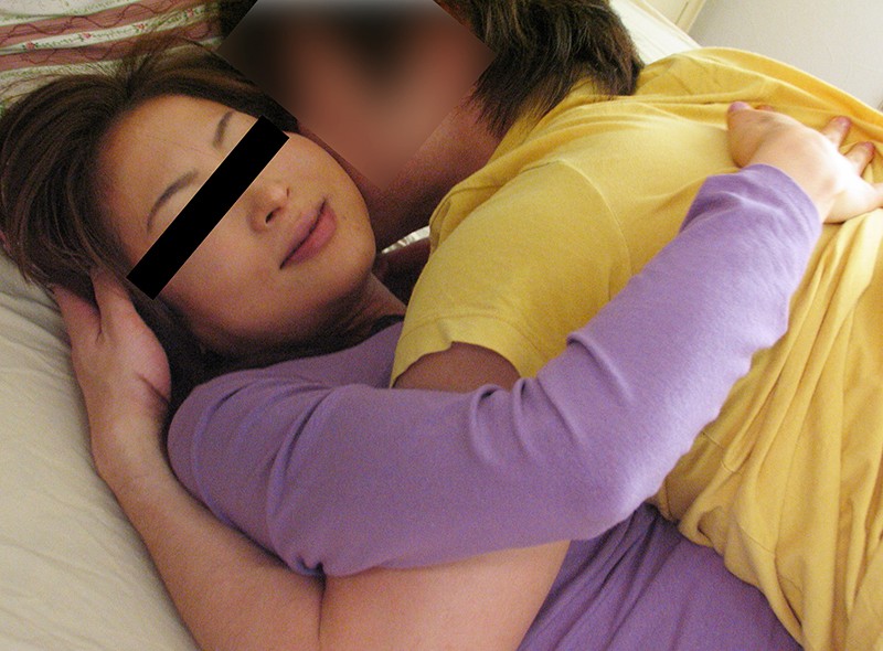 親父の再婚相手がエロすぎてもう我慢できない…