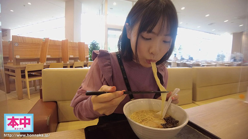 かわいい妹のようそう思っていた会社の部下は、僕を誘惑して喰べようとしてきたー 一日中デートに付き合って振り回されたあと年下の女の子に誘われて郊外のラブホで朝までめちゃくちゃ中出ししまくった。 白桃はな白桃はな