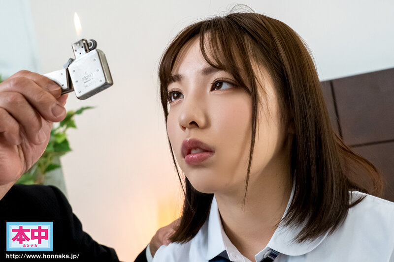 スマホの中身NTR スマホを覗いただけなのに…僕の彼女がパパ活で資産家オヤジと催●オフパコ生配信中。 大人買い中出しされまくっていたけれど僕はどうしてもそれを彼女に言えません… 白桃はな白桃はな