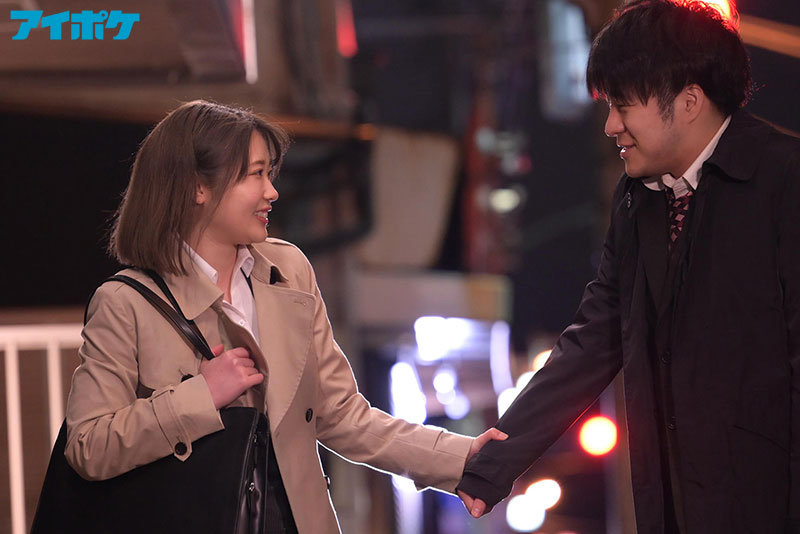 「終電ないならウチ来ますか？」僕の恋人が家で待ってるのに、 終電逃がし先輩女子社員の家に泊まる流れに…ノーパンノーブラ 部屋着に興奮した絶倫のボクは一晩中ヤりまくった。。。 二葉エマ二葉エマ