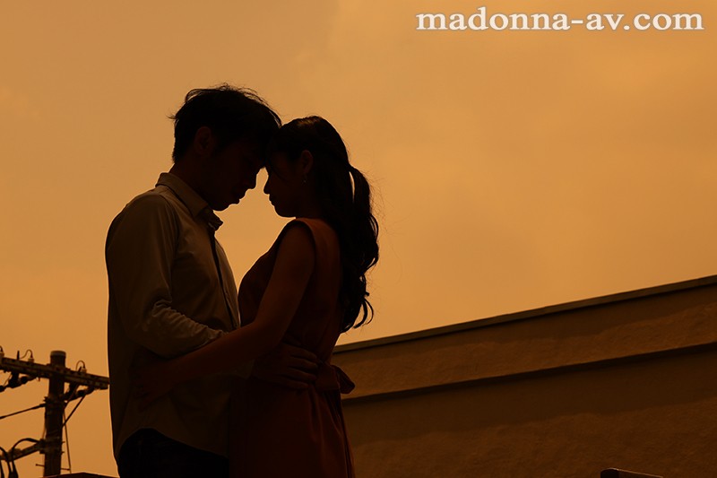 地球滅亡まであと1カ月、私は長年連れ添った夫ではなく学生時代憧れだった彼を選んだ…。 久留木玲久留木玲