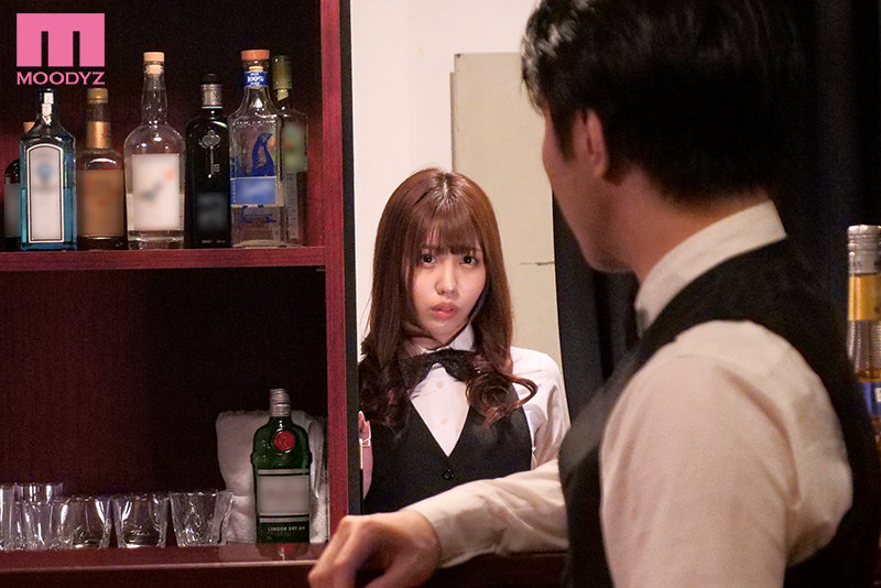 「店長、今日は帰らせないから…」時短営業逆NTR 閉店後、妻に隠れて密になる2人。子宮に擦り付けイキ狂う腰使いに何度も何度も中出ししてしまった僕… 朝日奈かれん朝日奈かれん