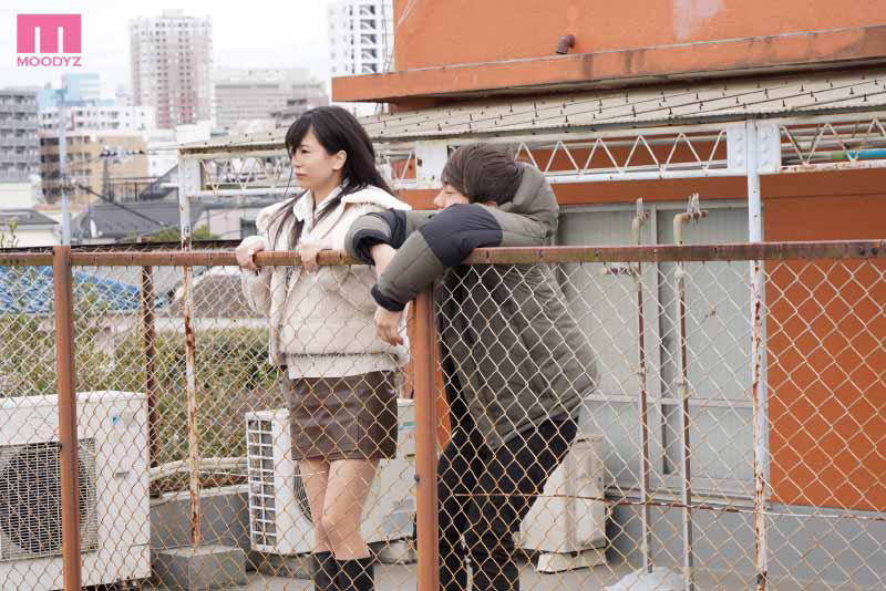 田舎帰省NTR 地元に1週間帰省した彼女が元カレと再会し浮気中出ししてから2度目の恋堕ちしてしまってたなんて… 穂花あいり穂花あいり