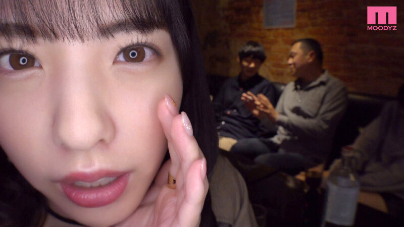 「服の中だから絶対バレないよ」逆ナン囁き誘惑してくる甘サド美少女とロングスカートの下でこっそりSEXしてたのに… 射精の瞬間だけマ●コから抜かれてチ●ポ丸出し放置で焦らされて中出しさせてもらえない’ルーインドオーガズム’性交 白桃はな白桃はな