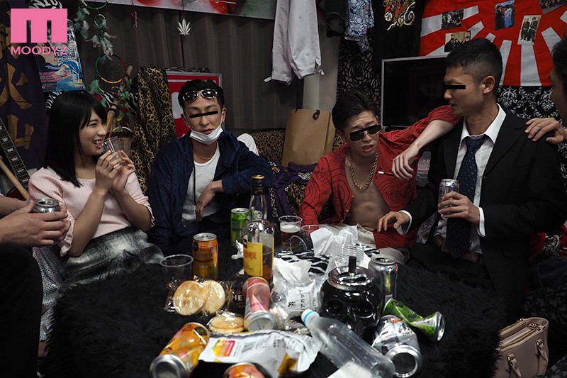 地元のDQN達に彼女を奪われて何も出来ない僕。 高杉麻里高杉麻里