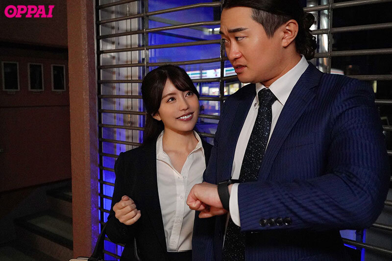 会社の飲み会で終電を逃した僕に「うちに泊まっていきます？」と巨乳の後輩女子が小悪魔な囁き。部屋着の胸チラ誘惑に負けて何度もSEXした 松本梨穂松本梨穂