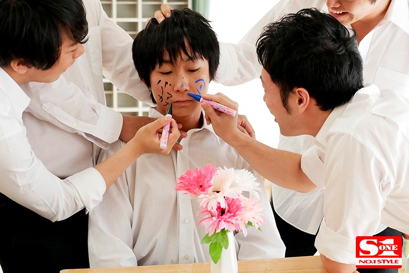 僕をいじめから助けてくれた先生が不良達に犯●れてる姿を見てシコりまくった。 愛しき人の恥態！新型NTR！！ 星野ナミ星野ナミ