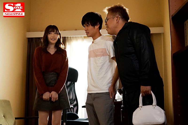 色白で華奢な彼女が巨漢先輩2人のWプレスで寝取られ快楽堕ち 橋本ありな橋本ありな